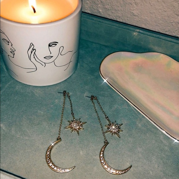 Jewelry - LAST!🌌Celestial Moon & Stars Statement Earrings